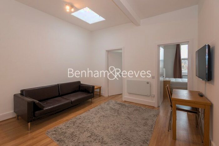 2 Bedroom Flat To Rent In Earls Court Road, Earl's Court, SW5