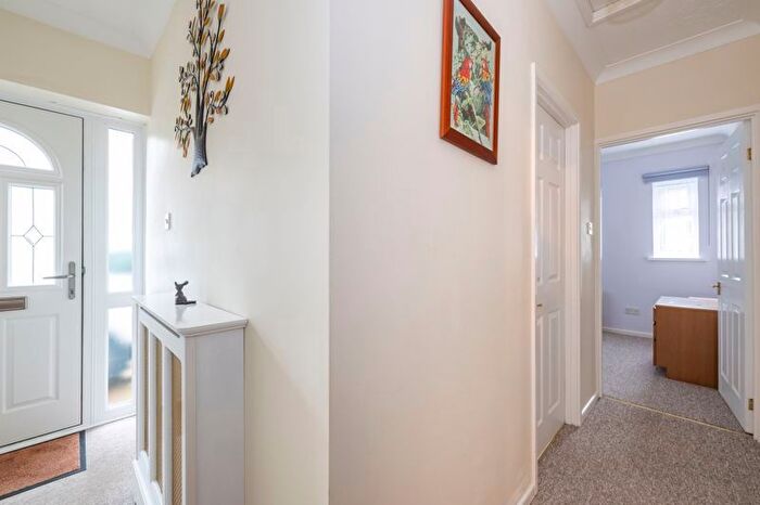 2 Bedroom Detached Bungalow For Sale In Farriers Way, Uckfield, TN22