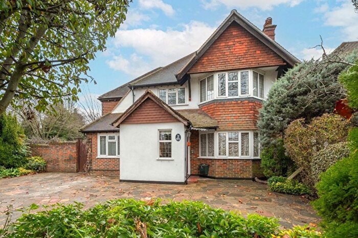 4 Bedroom Detached House For Sale In Chiltern Road, Sutton, SM2