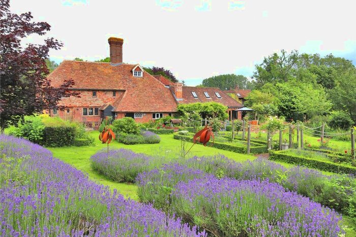 5 Bedroom Property For Sale In Charing Heath Road, Charing, Ashford, Kent TN27