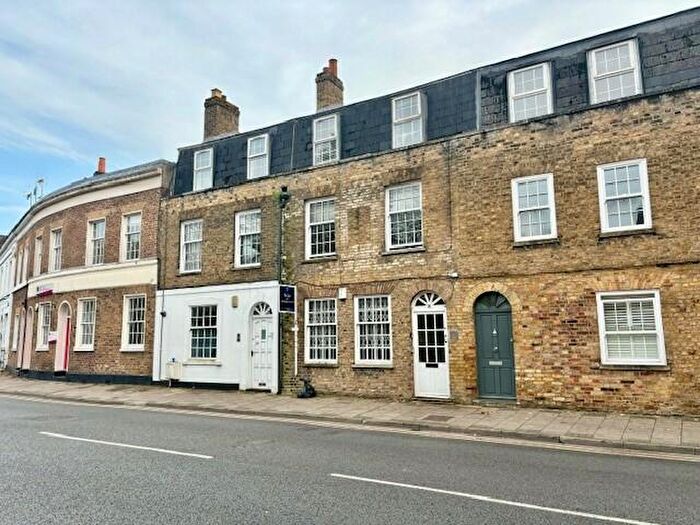 1 Bedroom Flat To Rent In Victoria Street, SL4