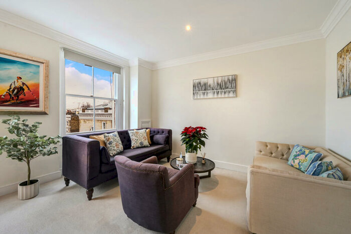 2 Bedroom Flat For Sale In Redcliffe Gardens, Chelsea, SW10