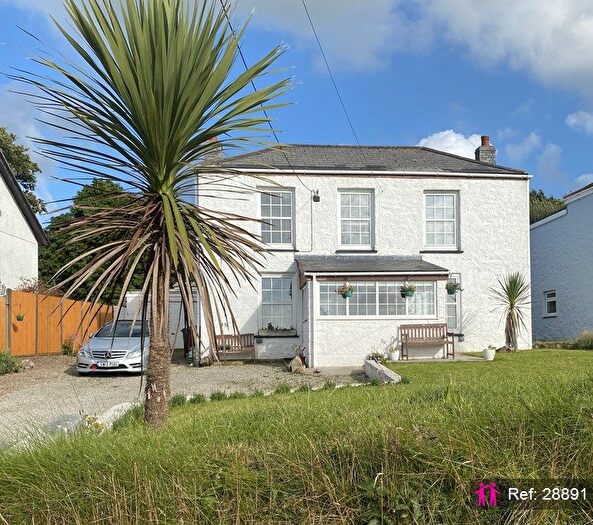 5 Bedroom Country House For Sale In On Rural Edge Of Town, Camborne, TR14