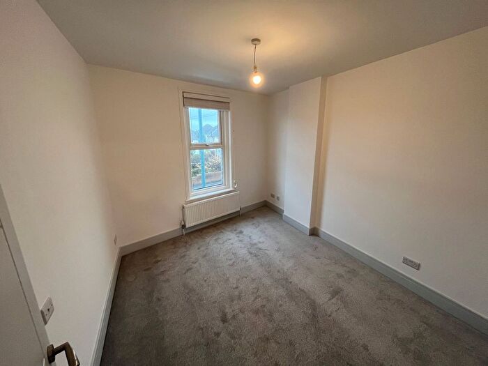 1 Bedroom Flat To Rent In Seabourne Road, Bournemouth, BH5