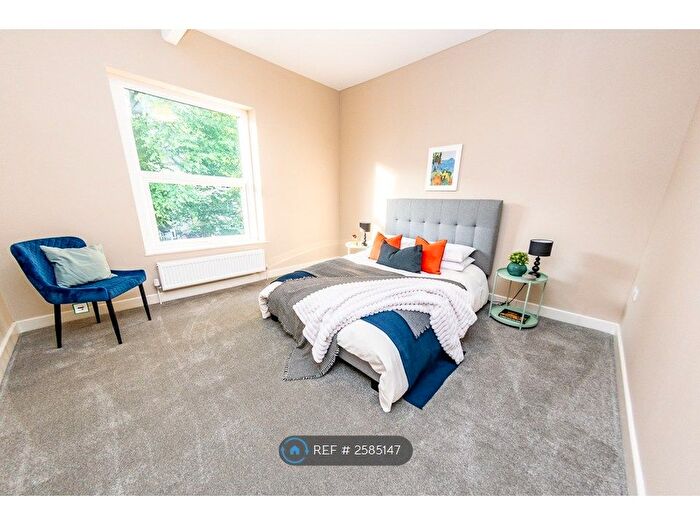 4 Bedroom Terraced House To Rent In Valley Road, Cleckheaton, BD19
