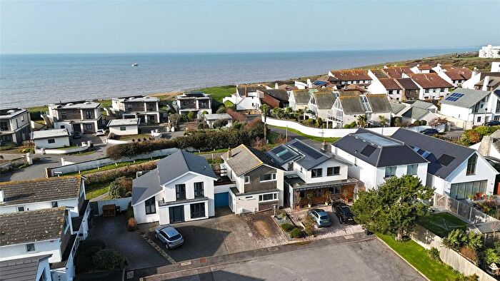 3 Bedroom Link Detached House For Sale In The Boltons, Milford On Sea, Lymington, Hampshire, SO41
