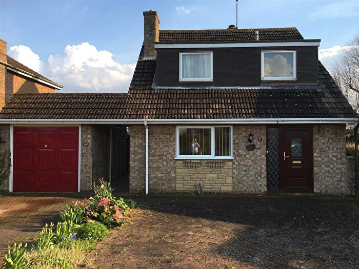 3 Bedroom Detached House To Rent In Holland Close, Market Deeping, Peterborough, PE6