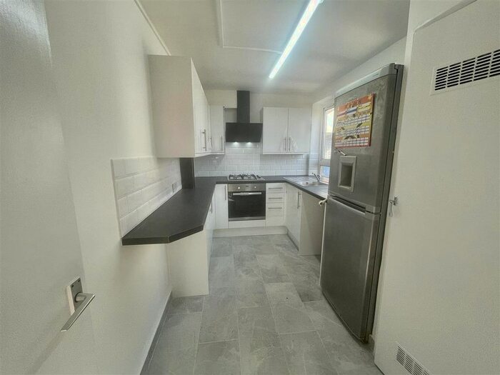 3 Bedroom Flat To Rent In Poynter Court, Gallery Gardens, Northolt, UB5