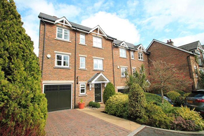 3 Bedroom Town House To Rent In Langham Park Place, Bromley, BR2