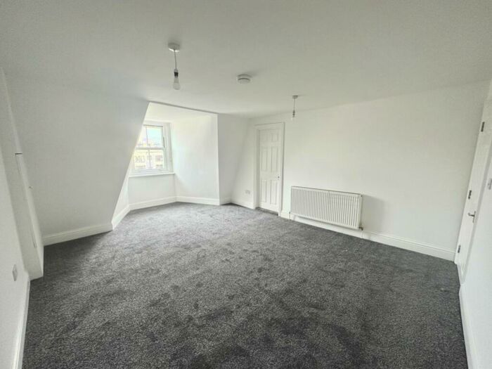 3 Bedroom Flat To Rent In Castle Hill Avenue, Folkestone, CT20