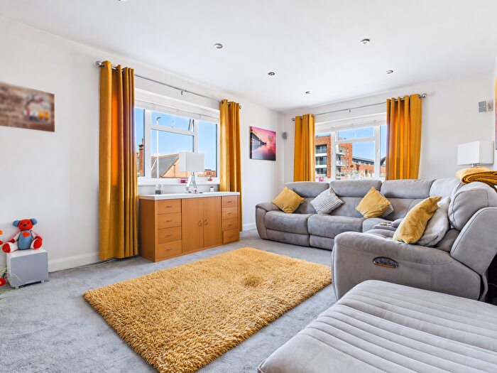 3 Bedroom Flat For Sale In Portland Road, Hove, BN3