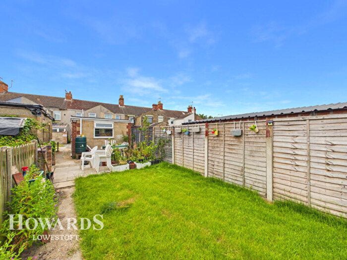 3 Bedroom Terraced House For Sale In London Road, Lowestoft, NR33