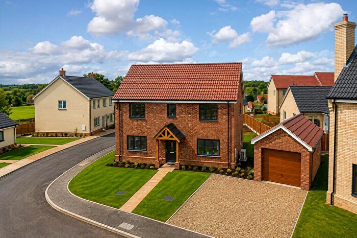 4 Bedroom Detached House For Sale In Alan Avenue, Newton Flotman, Norwich, NR15