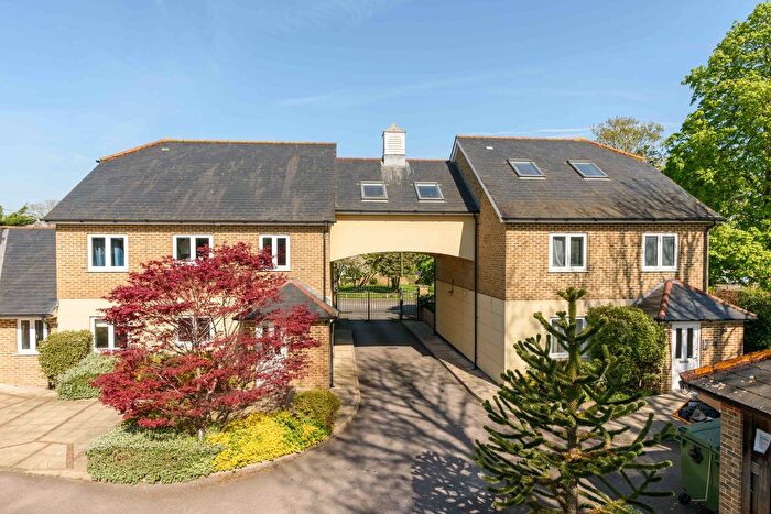 2 Bedroom Flat For Sale In The Green, Shepperton, TW17
