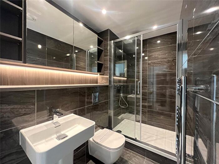 2 Bedroom Apartment For Sale In Thr, Silvercroft Street, Manchester, M15