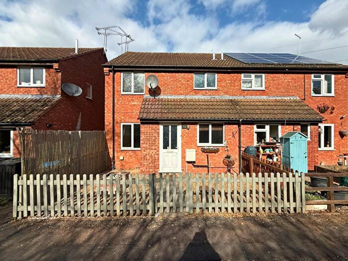 1 Bedroom Terraced House For Sale In Meredith Drive, Aylesbury, HP19