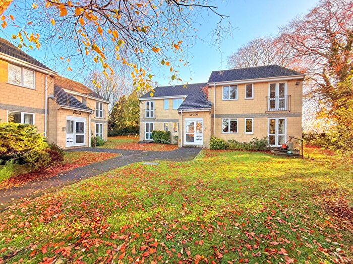 2 Bedroom Apartment For Sale In Greenway Court, Bath, BA2