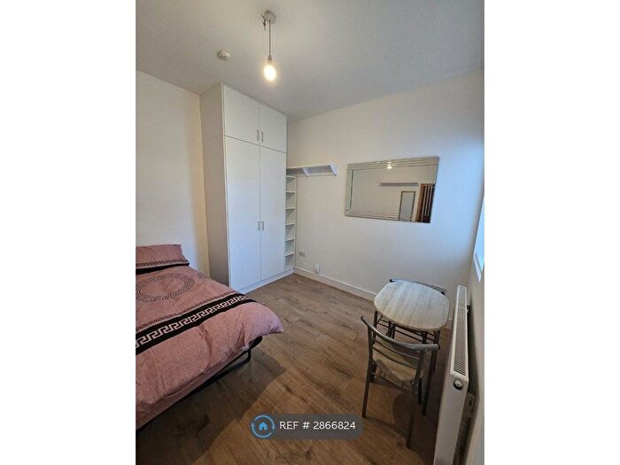Studio To Rent In Sidney Avenue, London, N13