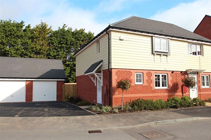 3 Bedroom Semi-Detached House To Rent In Brougham Grove, Angmering, BN16
