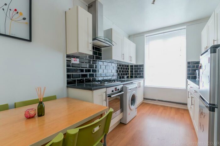 1 Bedroom Flat To Rent In Dog Kennel Hill Estate London, SE22