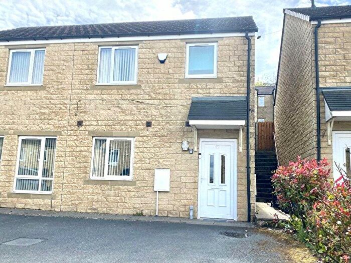 2 Bedroom House To Rent In Woodhouse Drive, Keighley, West Yorkshire, BD21