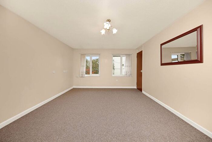 1 Bedroom Flat For Sale In Etloe House, Leyton, E10