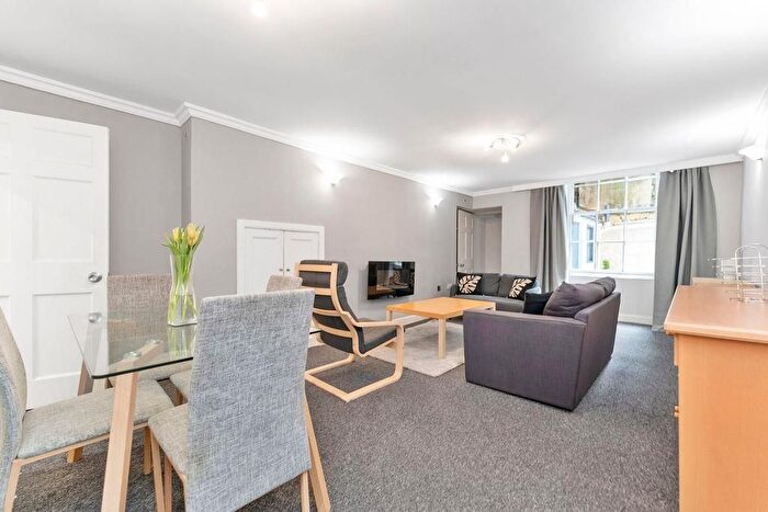 2 Bedroom Flat To Rent In Albany Street, Edinburgh, EH1