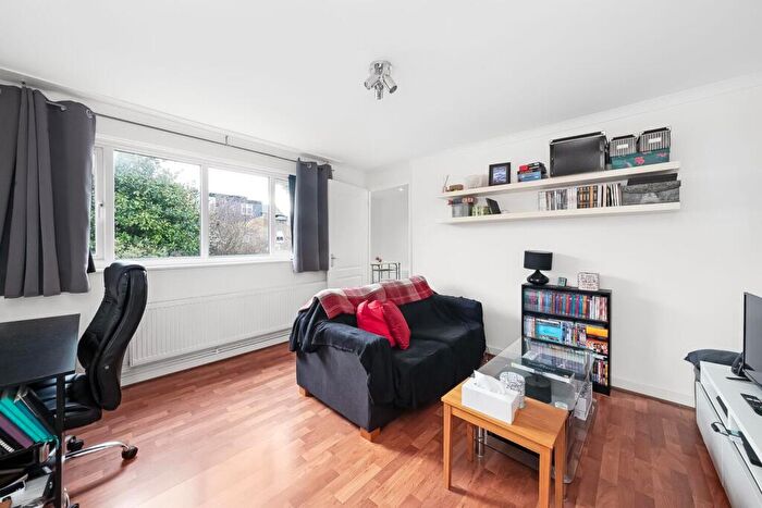 1 Bedroom Apartment For Sale In Berry Lane, Dulwich, SE21