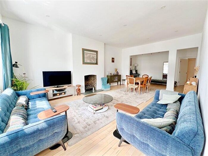 5 Bedroom Flat To Rent In Belsize Park Gardens, Belsize Park, NW3