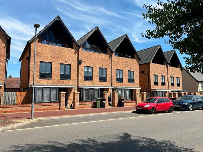 4 Bedroom End Of Terrace House To Rent In Longhorn Drive, Whitehouse Park, MK8