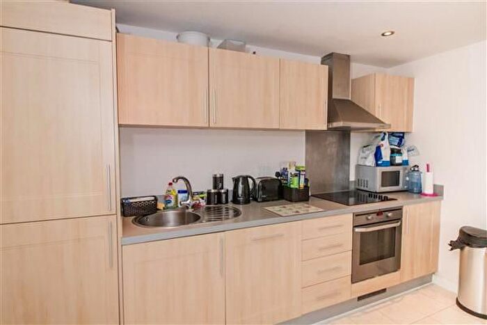 2 Bedroom Flat To Rent In Lawrie House, Wimbledon, SW19