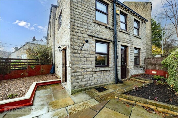 1 Bedroom Terraced House For Sale In Orchard Terrace, Huddersfield, West Yorkshire, HD4