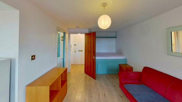 1 Bedroom Flat To Rent In Castle Wynd South, Edinburgh, Midlothian, EH1