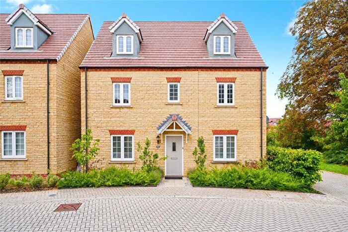 5 Bedroom Detached House For Sale In Redcar Road, Bicester, Oxfordshire, OX26