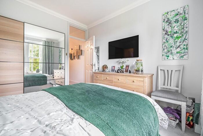 2 Bedroom Flat For Sale In Daceberry Court, Henley-On-Thames, RG9