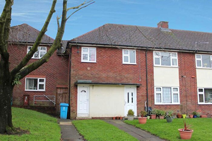 2 Bedroom Apartment To Rent In Birchinlee Avenue, Royton, OL2