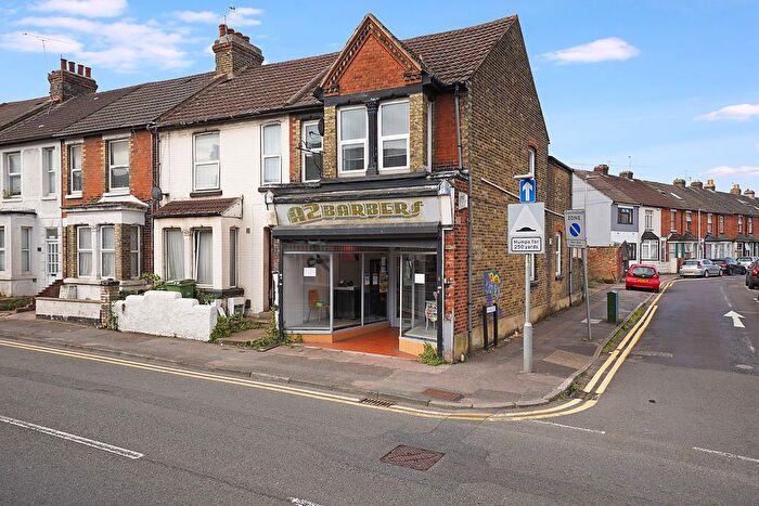 2 Bedroom Maisonette To Rent In Canterbury Street, Gillingham, ME7