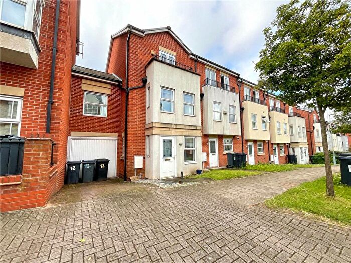 5 Bedroom End Of Terrace House To Rent In Northcroft Way, Birmingham, West Midlands, B23