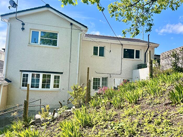 4 Bedroom Semi-Detached House For Sale In Station Road, Upper Brynamman, Ammanford, SA18