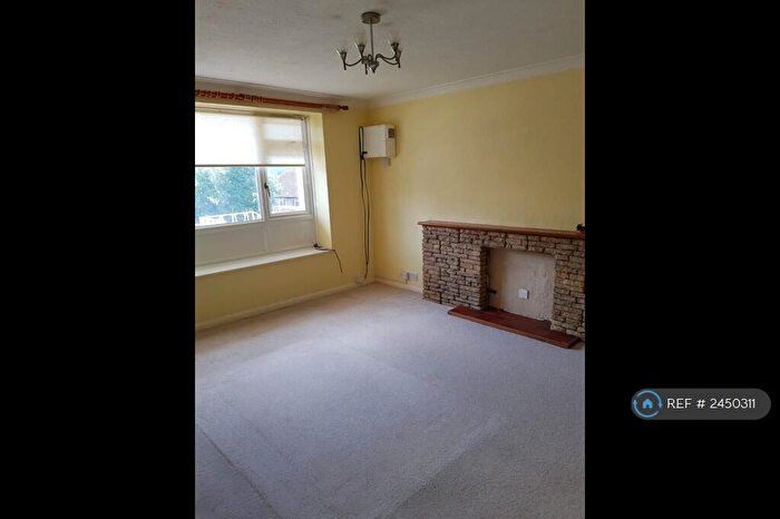 2 Bedroom Flat To Rent In Amersham Hill, High Wycombe, HP13
