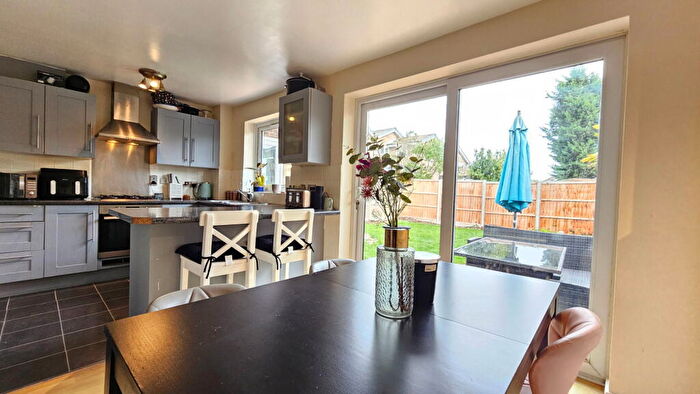 3 Bedroom Semi Detached House For Sale In Mersey Way, Thatcham, RG18