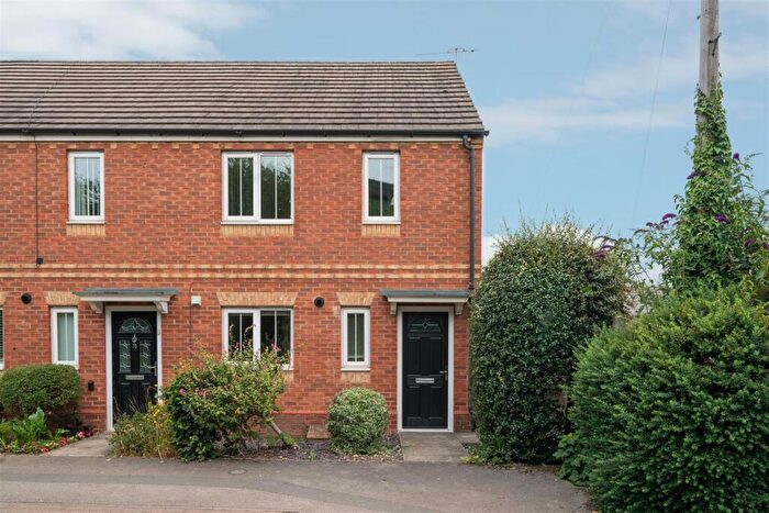3 Bedroom Town House For Sale In Inkersall Green Road, Inkersall, Chesterfield, S43