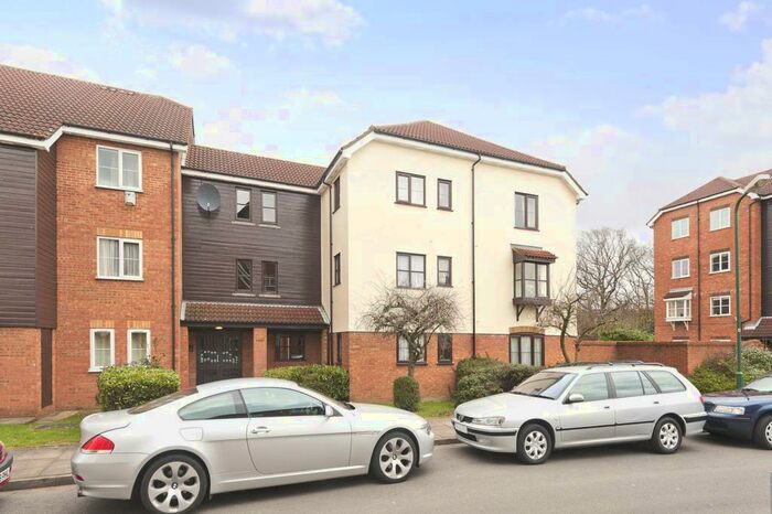 2 Bedroom Flat To Rent In Vicars Bridge Close, Alperton, Wembley, HA0