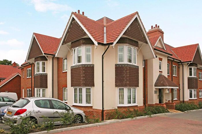 2 Bedroom Apartment For Sale In Poplar Road, Esher, KT10