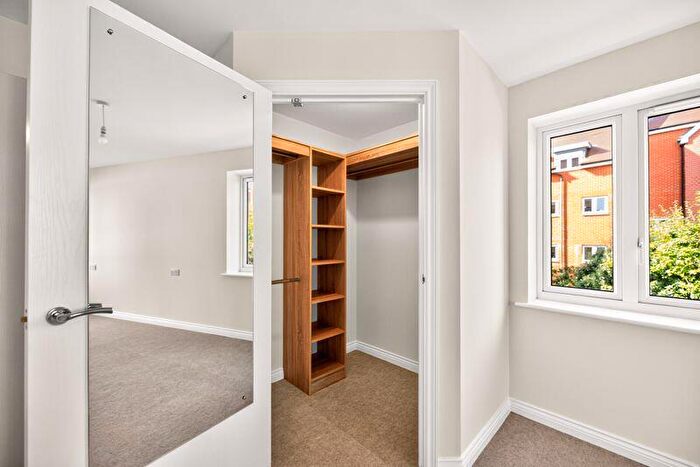 1 Bedroom Flat For Sale In Dreton Lodge, Havant Road, Drayton, PO6