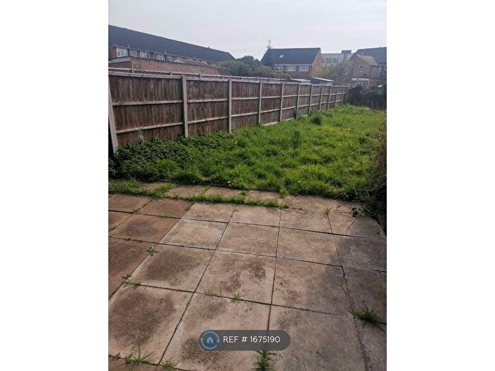 2 Bedroom End Of Terrace House To Rent In Church Street, Chalvey, Slough, SL1