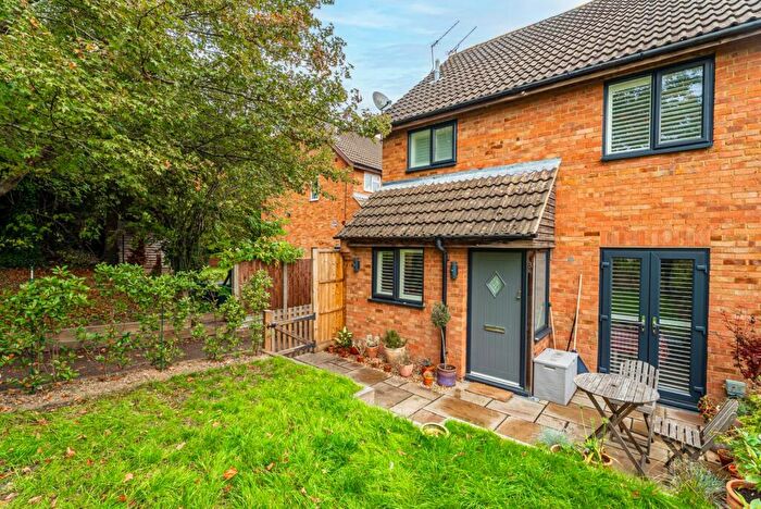 1 Bedroom House For Sale In Larkswood Rise, St. Albans, Hertfordshire, AL4