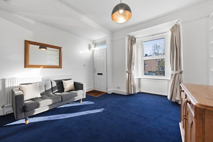 2 Bedroom Flat To Rent In Evelina Road, Nunhead, SE15