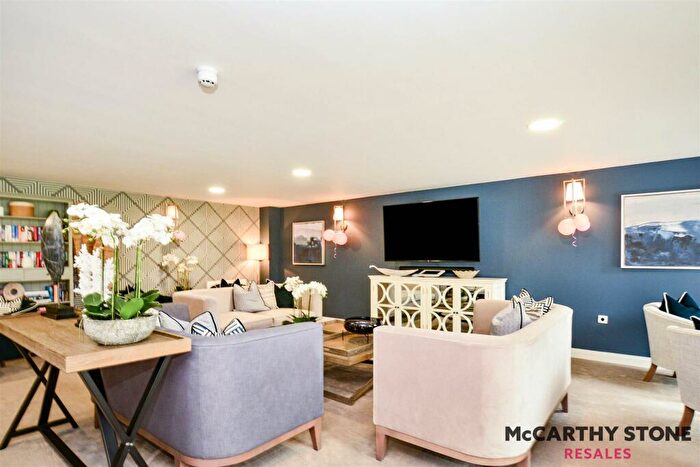 1 Bedroom Apartment For Sale In Elkington House, Charlton Green, Dover, CT16