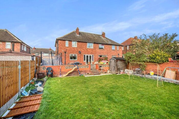 4 Bedroom Semi-Detached House To Rent In Rosgill Drive, Leeds, West Yorkshire, LS14